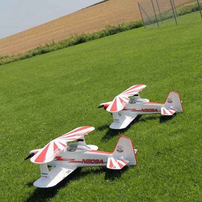 Biplan Tommy Jr. RR de Multiplex Biplan Tommy Jr. RR de Multiplex