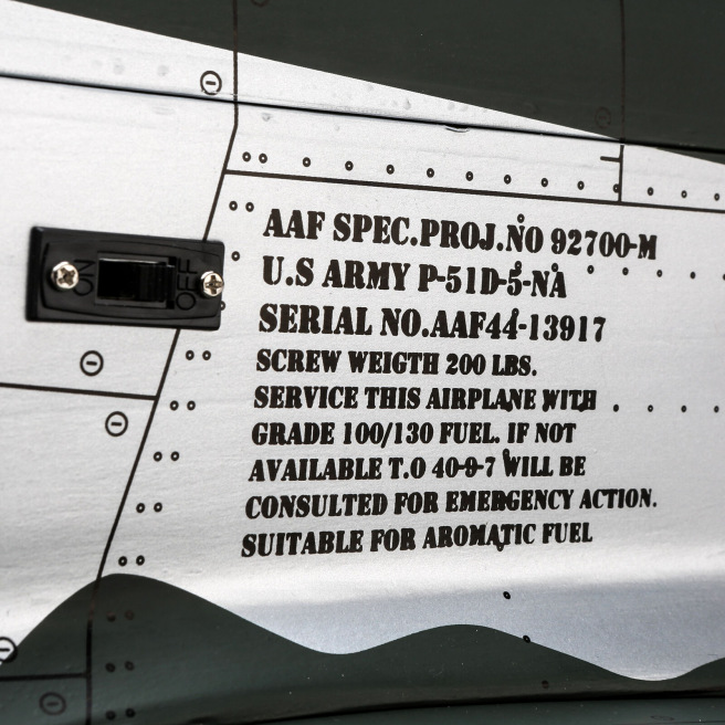 Avion P-51D Mustang 20cc ARF de Hangar 9