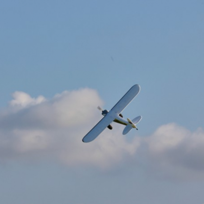 Avion PA-18 Super Cub PNP 1300mm kit w/ reflex system de FMS Avion PA-18 Super Cub PNP 1300mm kit w/ reflex system de FMS
