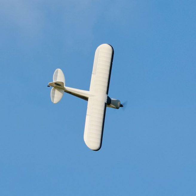 Avion PA-18 Super Cub PNP 1300mm kit w/ reflex system de FMS Avion PA-18 Super Cub PNP 1300mm kit w/ reflex system de FMS