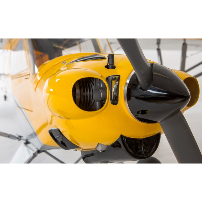Avion Carbon Cub 15cc ARF 90" de Hangar 9