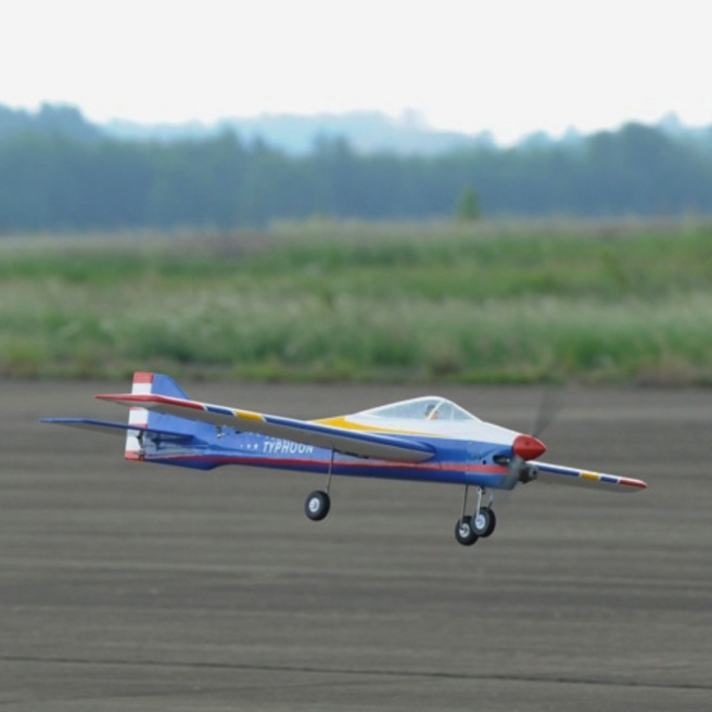 Avion Phoenix Typhoon .46-.55 GP/AP 1:6 ARF 150 cm de Phoenix Model Avion Phoenix Typhoon .46-.55 GP/AP 1:6 ARF 150 cm de Phoenix Model
