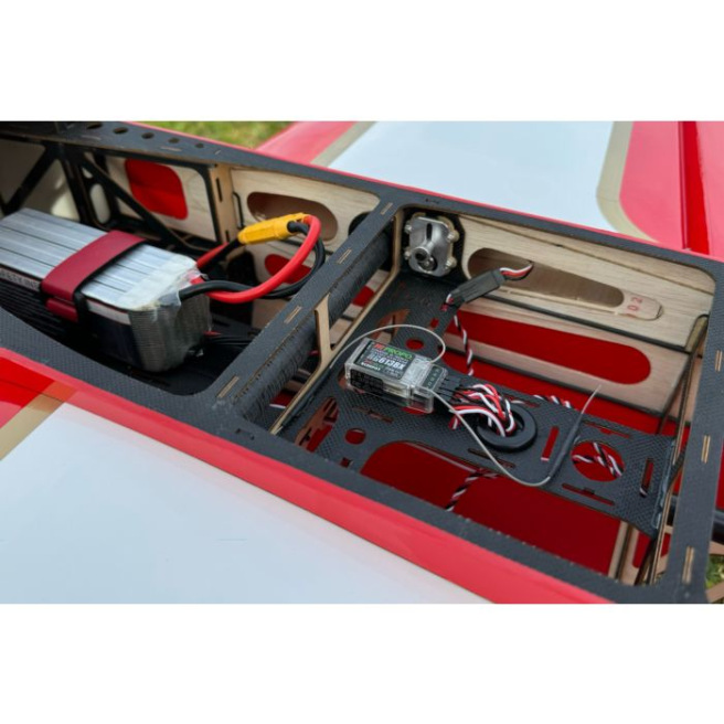 Avion Laser 67" ARF de Extreme Flight - Bleu/blanc ou Rouge Avion Laser 67" ARF de Extreme Flight - Bleu/blanc ou Rouge