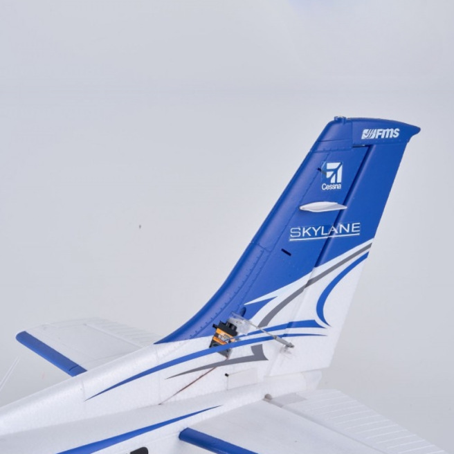 Avion  Cessna 182 1/7 1500mm PNP kit Rouge Bleu de FMS