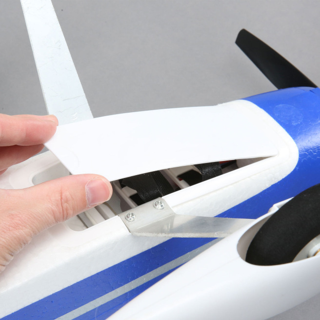 Avion Valiant 1.3m BNF Basic avec AS3X et SAFE Select de E-Flite Avion Valiant 1.3m BNF Basic avec AS3X et SAFE Select de E-Flite