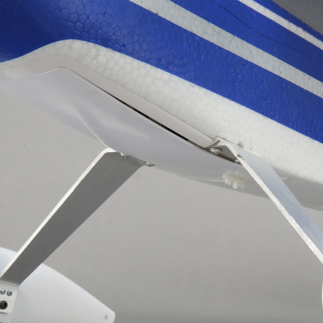 Avion Valiant 1.3m BNF Basic avec AS3X et SAFE Select de E-Flite Avion Valiant 1.3m BNF Basic avec AS3X et SAFE Select de E-Flite