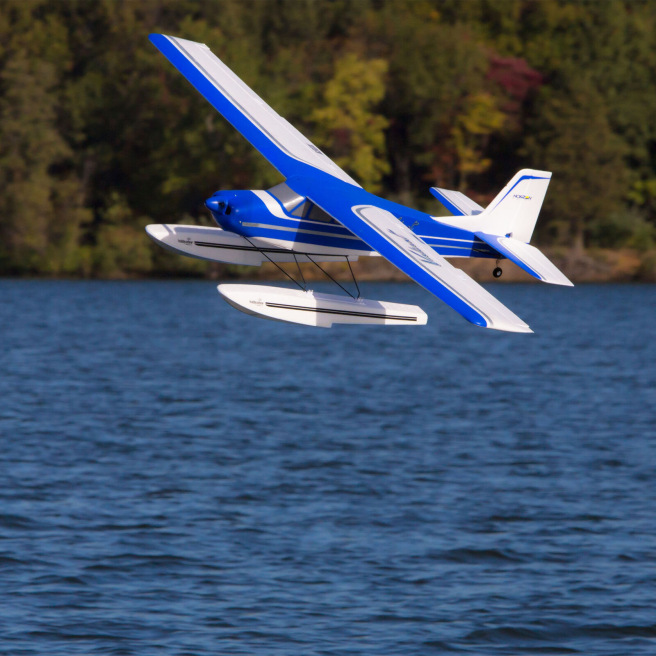 Avion Valiant 1.3m BNF Basic avec AS3X et SAFE Select de E-Flite Avion Valiant 1.3m BNF Basic avec AS3X et SAFE Select de E-Flite