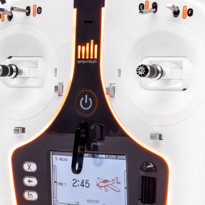 Radio NX7e+ 14 canaux DSMX 2,4GHz Spektrum - Emetteur seul Radio NX7e+ 14 canaux DSMX 2,4GHz Spektrum - Emetteur seul