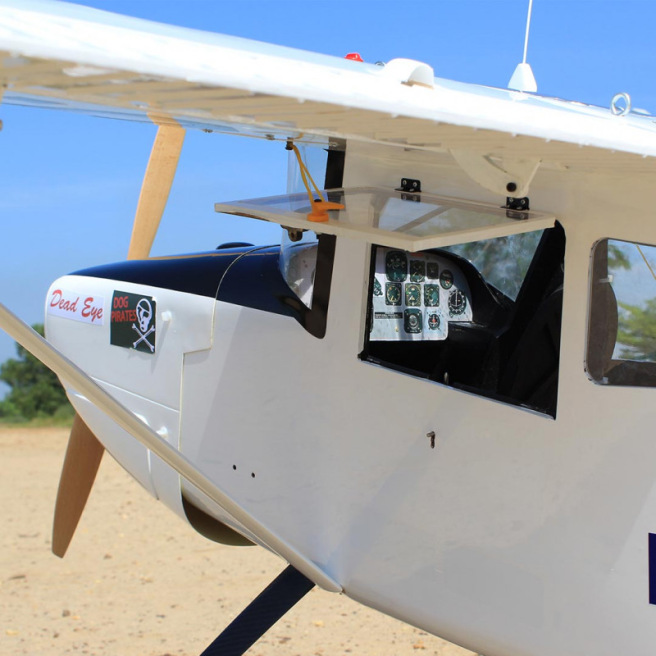 Avion Cessna Bird Dog Giant Scale « DeadEye » 70-125cc 310cm ARF de Seagull Models