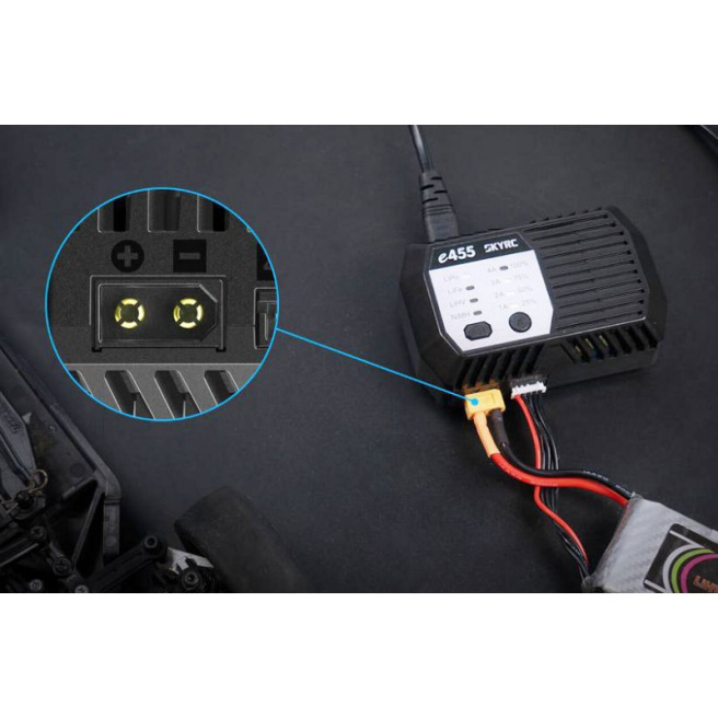Chargeur e455 AC (LiPo, LiFe, LiHV et NiMh) 50W - SKY RC