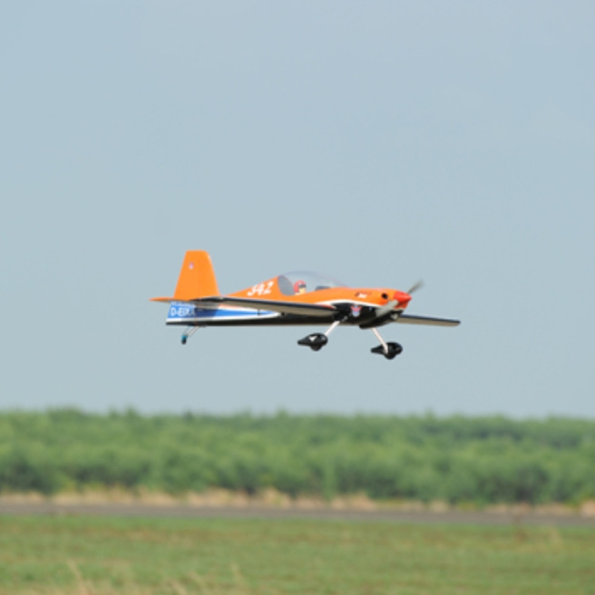 Avion Sbach 342 1400mm - Phoenix Model