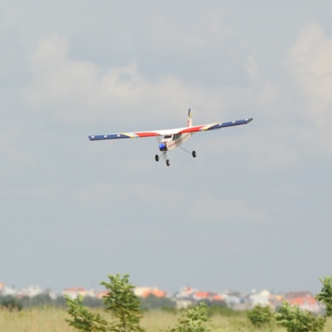 Avion Phoenix Trainer Domino GP/EP 158cm ARF de D-Power