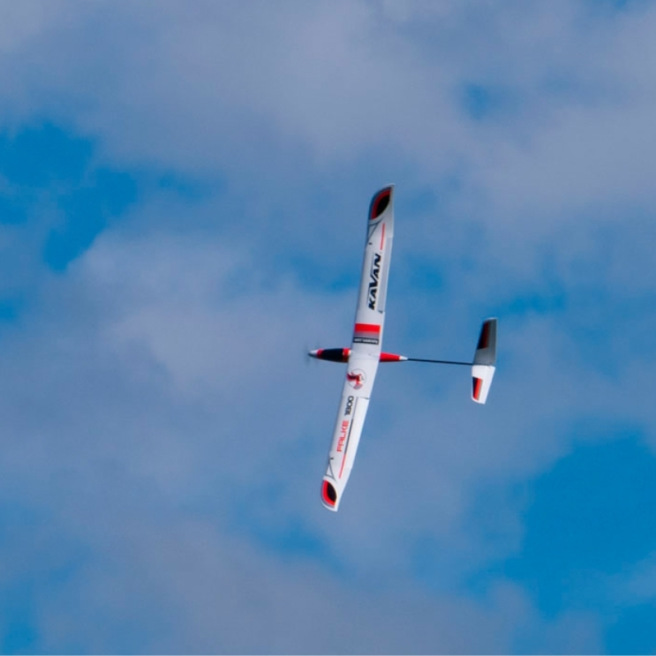 Planeur Falke 1800mm ARF Bleu/Rouge de Kavan
