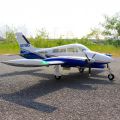 Avion bimoteur Cessna 310 ARF Giant Scale 205cm avec train rentrant électrique de Seagull Models Avion bimoteur Cessna 310 ARF Giant Scale 205cm avec train rentrant électrique de Seagull Models