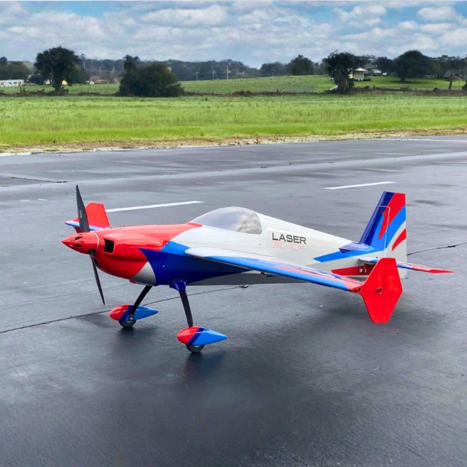 Avion Laser 67" ARF de Extreme Flight - Bleu/blanc ou Rouge