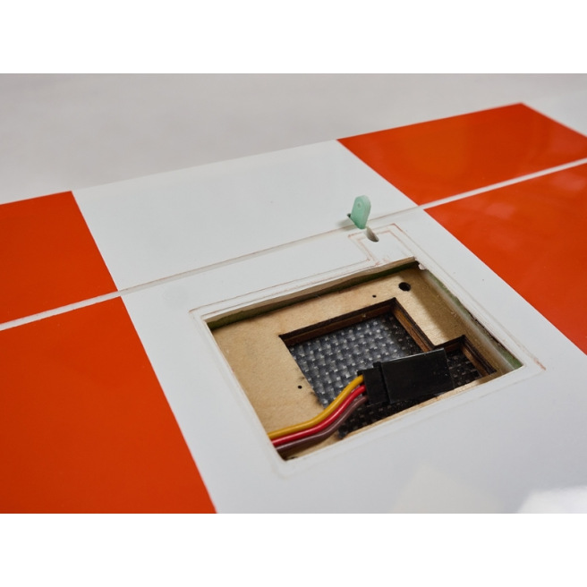 Planeur RC Infinity 300 V2 2990 mm électrique ARF+ en fibre GFK de D-Power