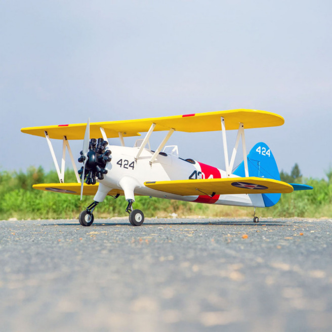 Avion RC PT-17 Stearman 1,6 m ARF biplan bois – 20cc ou électrique – DW Hobby