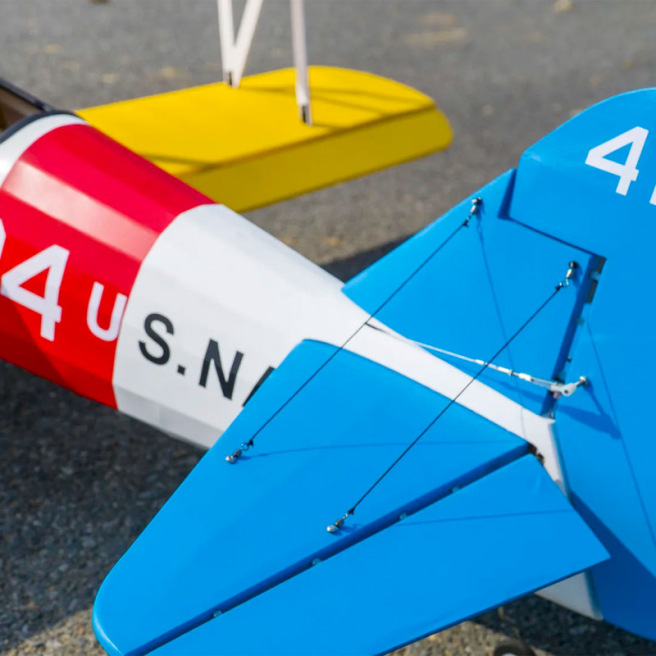 Avion RC PT-17 Stearman 1,6 m ARF biplan bois – 20cc ou électrique – DW Hobby