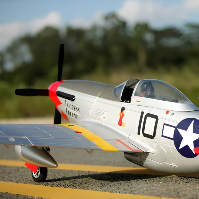 Avion Warbird P-51D Red Tail V8 1450 mm PNP de FMS