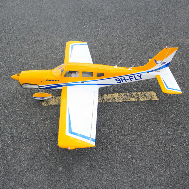Avion de sport Piper Cherokee 1,53 m 10cc ARF Jaune de Seagull Models
