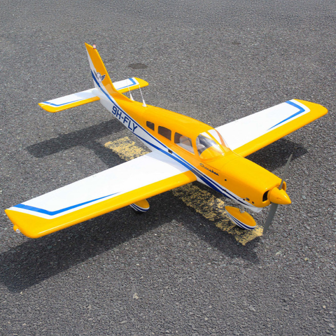Avion de sport Piper Cherokee 1,53 m 10cc ARF Jaune de Seagull Models