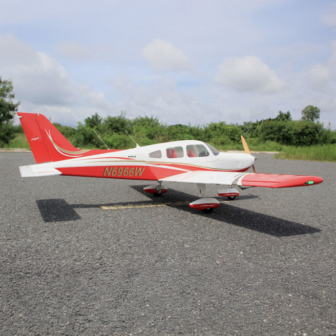 Avion de sport Piper Cherokee Warrior II 2,2 m 35cc ARF de Seagull Models