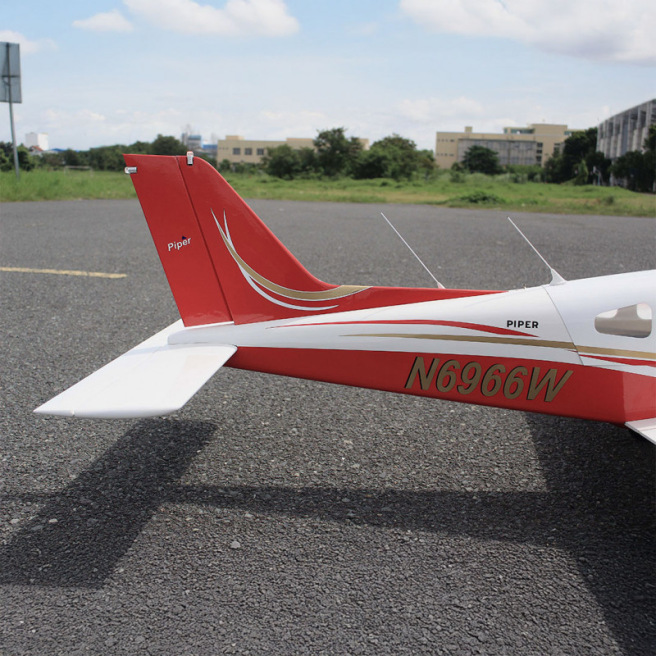 Avion de sport Piper Cherokee Warrior II 2,2 m 35cc ARF de Seagull Models