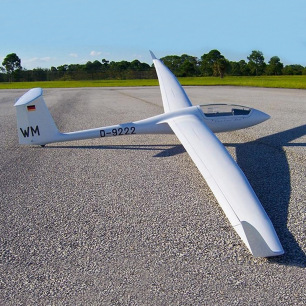 Planeur Ventus 2cx De Luxe de Top Model - env 4.50m Planeur Ventus 2cx De Luxe de Top Model - env 4.50m