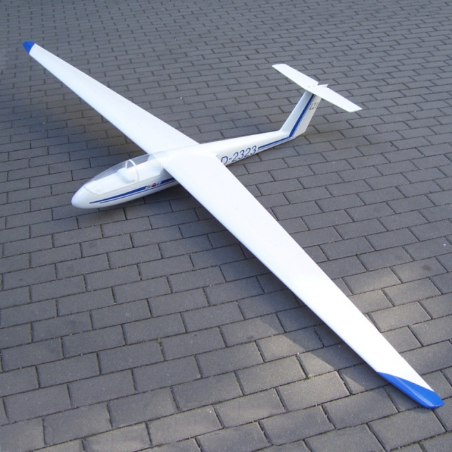 Planeur L-23 Super Blanik de Royal Model