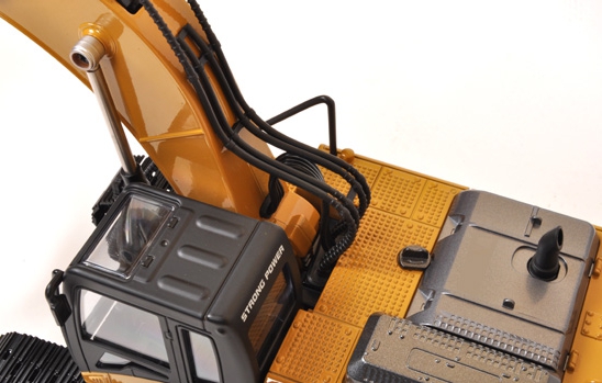 Pelleteuse%20RC%20Pro%20de%20T2M_bras.jp