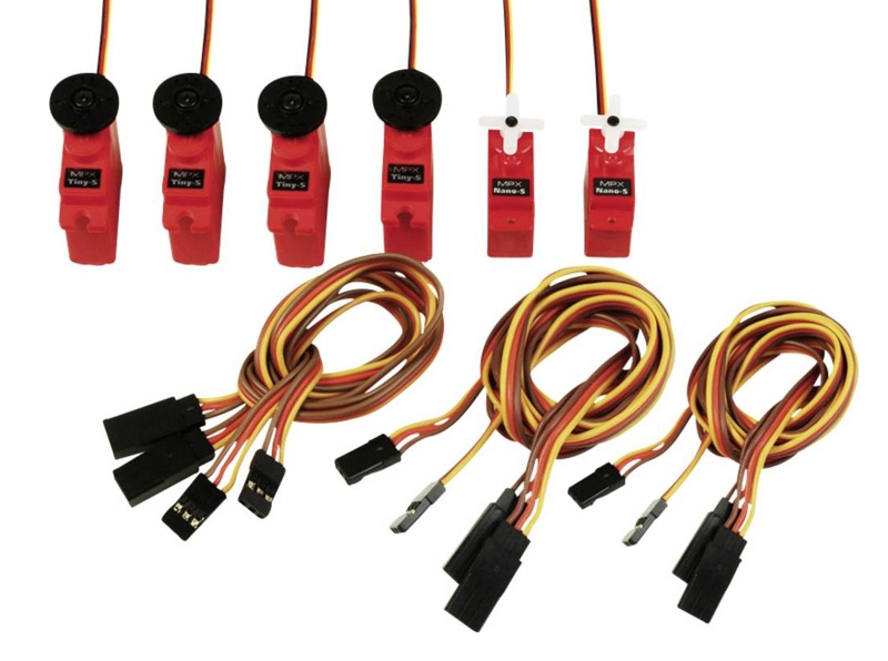H%C3%A9ron_servos%20et%20allonges%20de%20cables.jpg