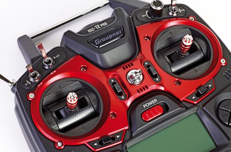 MZ-12%20PRO%20de%20Graupner_commandes.jp